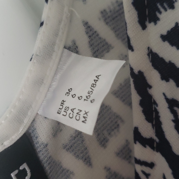 Dress - Picture 3 of 3